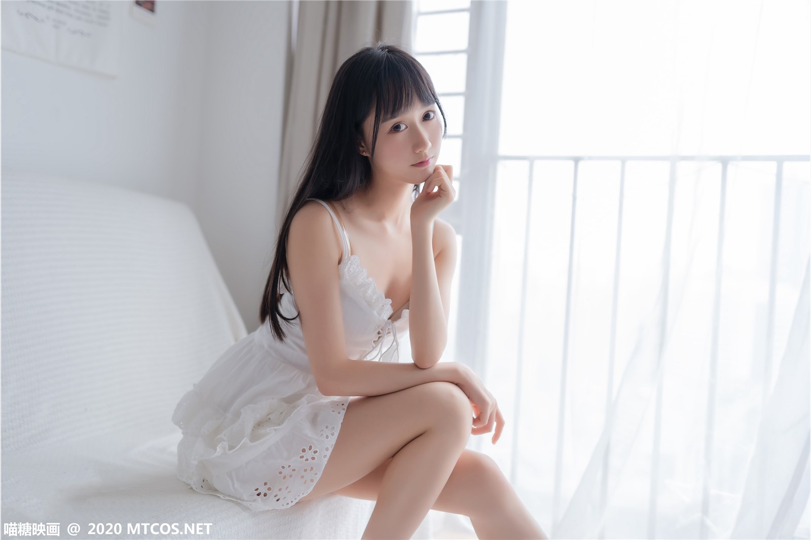 A girl in white dress(36)